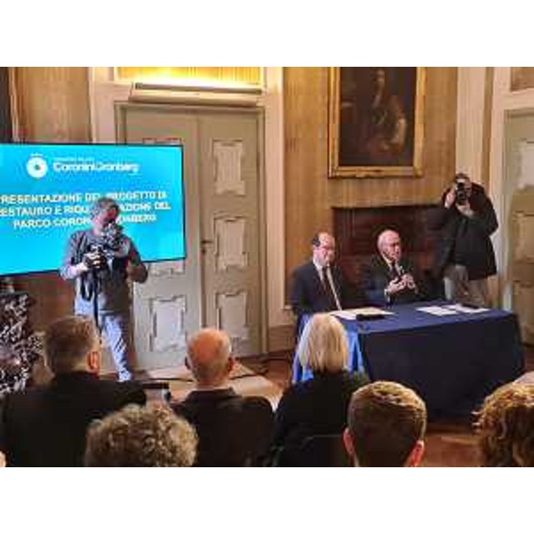 Il vicegovernatore Mario Anzil (a sinistra nel tavolo) alla conferenza stampa sulla riqualificazione del Parco Coronini Cronberg - Il vicegovernatore Mario Anzil (a sinistra nel tavolo) alla conferenza stampa sulla riqualificazione del Parco Coronini Cronberg