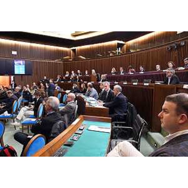 Esperti a confronto al convegno sull'Ia che ha riempito l'aula del Consiglio regionale - Esperti a confronto al convegno sull'Ia che ha riempito l'aula del Consiglio regionale