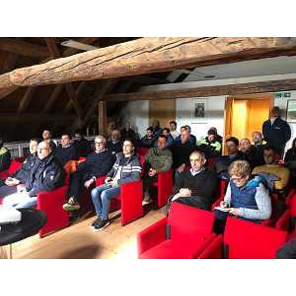 L'assessore regionale Riccardo Riccardi (a sinistra nella foto) alla presentazione del progetto di consolidamento del ponte sul torrente Degano - L'assessore regionale Riccardo Riccardi (a sinistra nella foto) alla presentazione del progetto di consolidamento del ponte sul torrente Degano