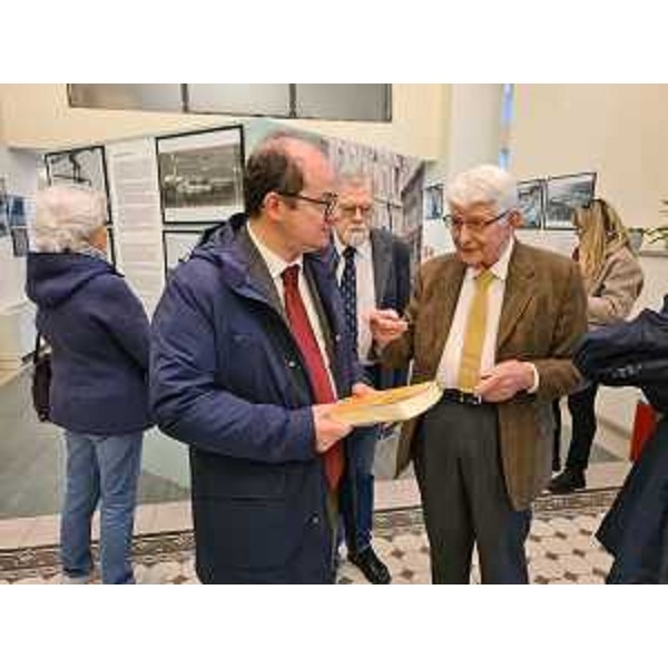 Il vicepresidente Mario Anzil in visita all'Irci di Trieste - Il vicepresidente Mario Anzil in visita all'Irci di Trieste