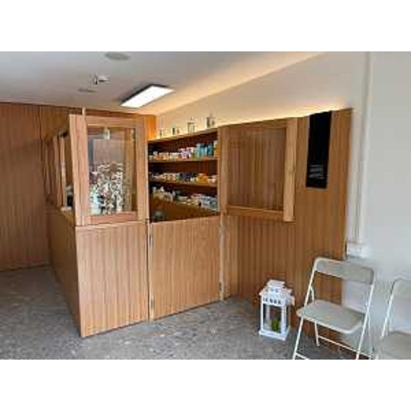 Interno del dispensario farmaceutico. - Interno del dispensario farmaceutico.