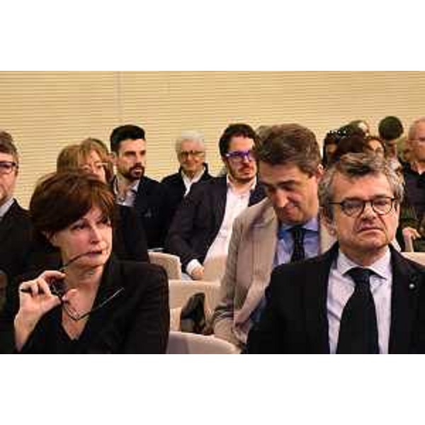 L'assessore Rosolen con Andrea Segrè all'assemblea annuale di Confcooperative Fvg - L'assessore Rosolen con Andrea Segrè all'assemblea annuale di Confcooperative Fvg