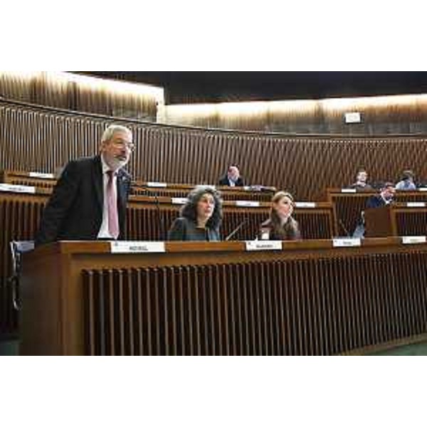 In prima fila, Furio Honsell (Open Fvg), Serena Pellegrino (Avs) e Rosaria Capozzi (M5S) - In prima fila, Furio Honsell (Open Fvg), Serena Pellegrino (Avs) e Rosaria Capozzi (M5S)