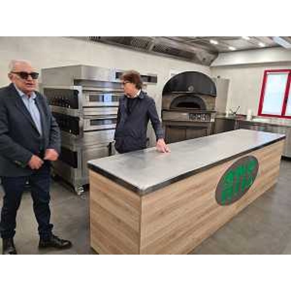 L'assessore Sergio Emidio Bini in visita all'azienda Atis di Valvasone Arzene. - L'assessore Sergio Emidio Bini in visita all'azienda Atis di Valvasone Arzene.