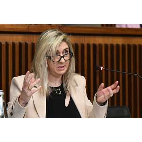 L'assessora regionale alle Infrastrutture Cristina Amirante - L'assessora regionale alle Infrastrutture Cristina Amirante