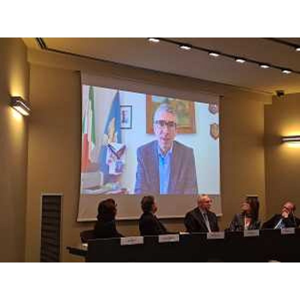 L'assessore regionale Pierpaolo Roberti in videomessaggio alla Sala Tessitori di Trieste - L'assessore regionale Pierpaolo Roberti in videomessaggio alla Sala Tessitori di Trieste