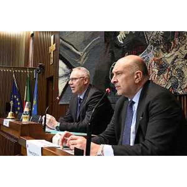 Il presidente del Consiglio regionale Mauro Bordin e il presidente del Comitato per la legislazione, il controllo e la valutazione Roberto Cosolini (Pd) - Il presidente del Consiglio regionale Mauro Bordin e il presidente del Comitato per la legislazione, il controllo e la valutazione Roberto Cosolini (Pd)