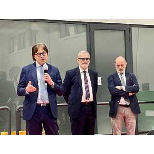 L'assessore regionale Sergio Emidio Bini (a sinistra) - L'assessore regionale Sergio Emidio Bini (a sinistra)