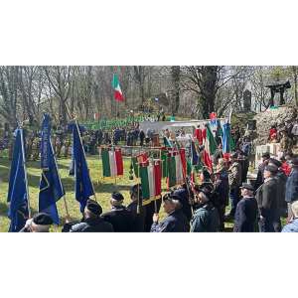 Fasi della cerimonia di Muris di Ragogna con l'assessore regionale Barbara Zilli - Fasi della cerimonia di Muris di Ragogna con l'assessore regionale Barbara Zilli