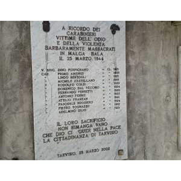 La lapide che ricorda i militi caduti a Malga Bala nel 1944. - La lapide che ricorda i militi caduti a Malga Bala nel 1944.