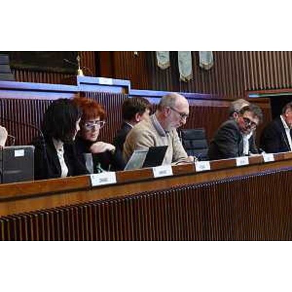 Al centro l'assessore regionale Riccardo Riccardi durante i lavori della Commissione III - Al centro l'assessore regionale Riccardo Riccardi durante i lavori della Commissione III