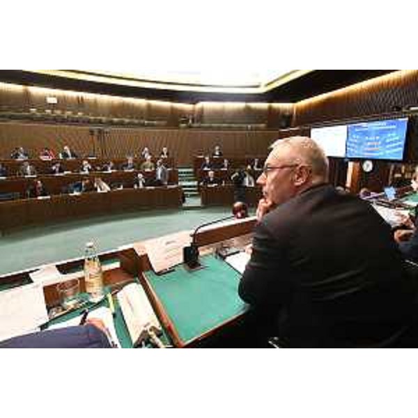 Mauro Bordin presiede i lavori d'Aula - Mauro Bordin presiede i lavori d'Aula