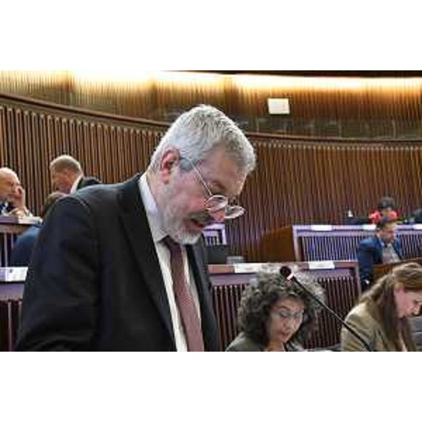 Furio Honsell (Open) con le colleghe Serena Pellegrino (Avs) e Rosaria Capozzi (M5S) - Furio Honsell (Open) con le colleghe Serena Pellegrino (Avs) e Rosaria Capozzi (M5S)