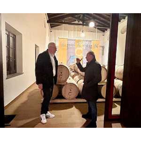 Il presidente Bordin con il titolare dell'azienda in un altro momento della visita - Il presidente Bordin con il titolare dell'azienda in un altro momento della visita