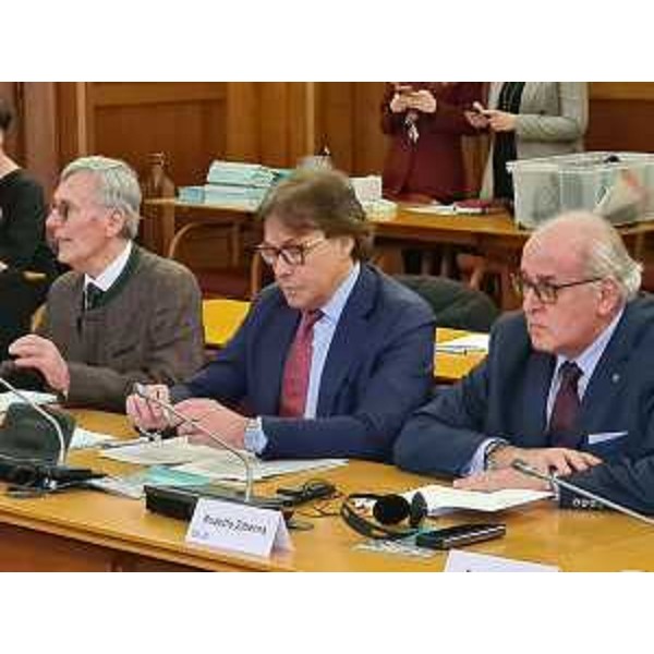 L'assessore regionale Sergio Emidio Bini tra il presidente del Gect Paolo Petiziol e il sindaco di Gorizia Rodolfo Ziberna - L'assessore regionale Sergio Emidio Bini tra il presidente del Gect Paolo Petiziol e il sindaco di Gorizia Rodolfo Ziberna