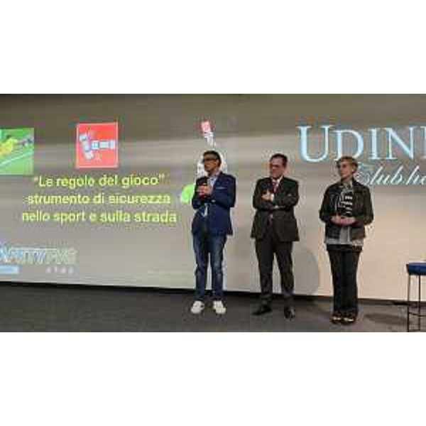 L'assessore alla Sicurezza del Friuli Venezia Giulia Pierpaolo Roberti all'auditorium del Bluenergy Stadium di Udine alla giornata di formazione "Le regole del gioco. Strumento di sicurezza nello sport e sulla strada" - L'assessore alla Sicurezza del Friuli Venezia Giulia Pierpaolo Roberti all'auditorium del Bluenergy Stadium di Udine alla giornata di formazione "Le regole del gioco. Strumento di sicurezza nello sport e sulla strada"