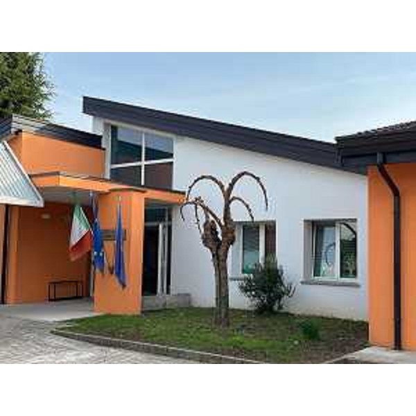 La scuola A.Zardini di Santa Maria La Longa dopo il completamento dei lavori. - La scuola A.Zardini di Santa Maria La Longa dopo il completamento dei lavori.