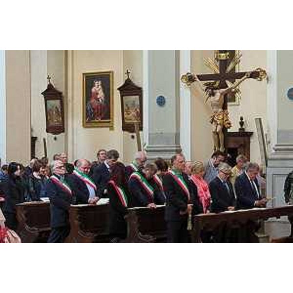 L'assessore Barbara Zilli parecipa alla messa nel duomo di Tarcento - L'assessore Barbara Zilli parecipa alla messa nel duomo di Tarcento 