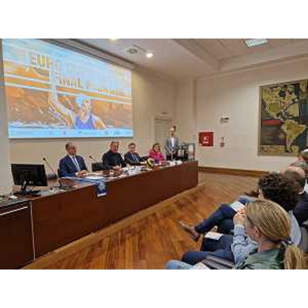 La presentazione nella sede della Regione della Euro Cup Women di pallanuoto - La presentazione nella sede della Regione della Euro Cup Women di pallanuoto