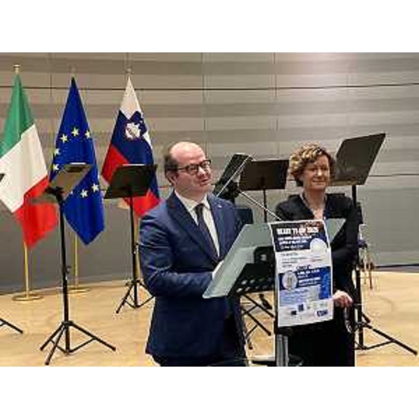 L'intervento del vicegovernatore Mario Anzil nella sede del Parlamento europeo di Bruxelles - L'intervento del vicegovernatore Mario Anzil nella sede del Parlamento europeo di Bruxelles