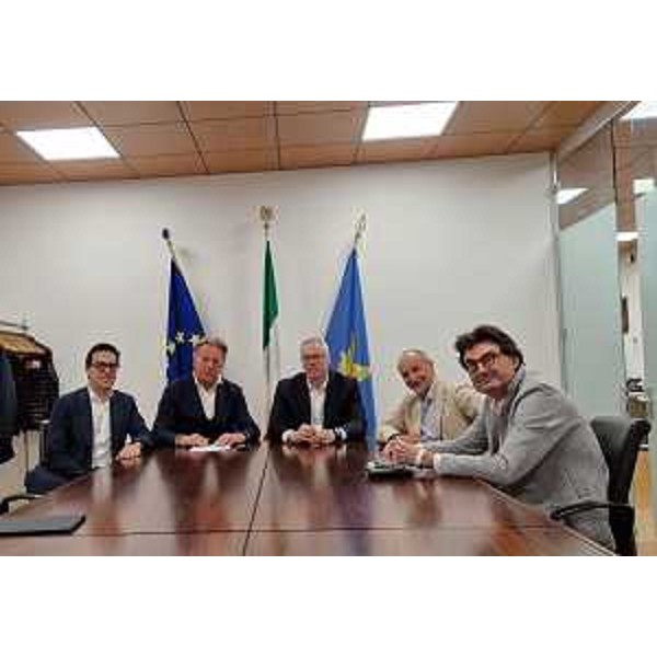 Una fase della conferenza stampa svoltasi oggi a Udine alla presenza dell'assessore regionale per la Difesa dell'ambiente Fabio Scoccimarro e il Presidente del Consiglio regionale Mauro Bordin - Una fase della conferenza stampa svoltasi oggi a Udine alla presenza dell'assessore regionale per la Difesa dell'ambiente Fabio Scoccimarro e il Presidente del Consiglio regionale Mauro Bordin