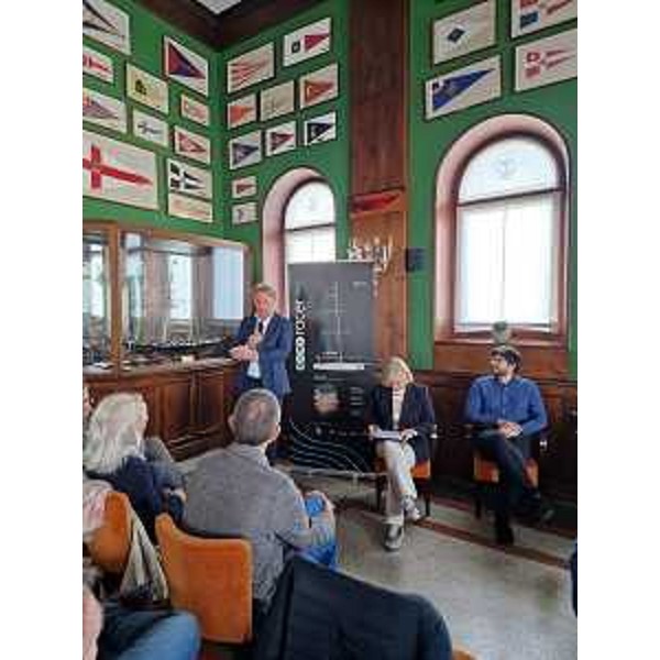 L'assessore Scoccimarro interviene alla presentazione dell imbarcazione riciclabile Ecoracer 30 One Design - L'assessore Scoccimarro interviene alla presentazione dell imbarcazione riciclabile Ecoracer 30 One Design