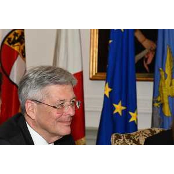 Un momento dellincontro tra il governatore del Friuli Venezia Giulia Massimiliano Fedriga e il presidente del Land Carinzia Peter Kaiser svoltosi oggi a Trieste a margine dellassemblea del Gect Euregio Senza Confini. - Un momento dellincontro tra il governatore del Friuli Venezia Giulia Massimiliano Fedriga e il presidente del Land Carinzia Peter Kaiser svoltosi oggi a Trieste a margine dellassemblea del Gect Euregio Senza Confini.