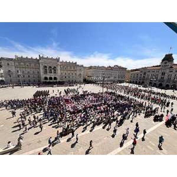 Il raduno nazionale dei Fanti in piazza dell'Unità d'Italia a Trieste - Il raduno nazionale dei Fanti in piazza dell'Unità d'Italia a Trieste