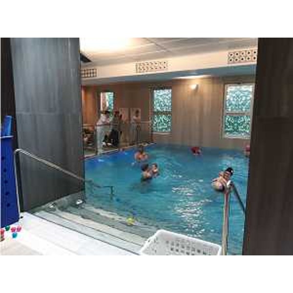 La piscina interna alla struttura goriziana - La piscina interna alla struttura goriziana