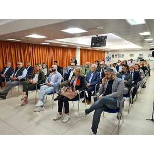 I partecipanti alla presentazione dei nuovi bandi a favore delle imprese del terziario nella sede Ascom di Pordenone - I partecipanti alla presentazione dei nuovi bandi a favore delle imprese del terziario nella sede Ascom di Pordenone