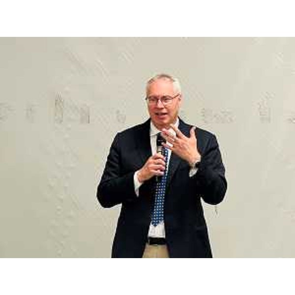 L'intervento del presidente del Cr Fvg, Mauro Bordin, sul palco di Angelo del Castello - L'intervento del presidente del Cr Fvg, Mauro Bordin, sul palco di Angelo del Castello