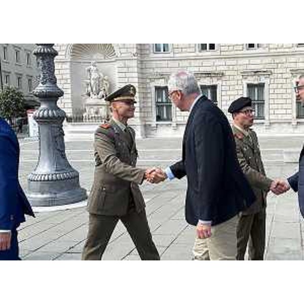 Il saluto alle Forze armate del presidente del Consiglio regionale, Mauro Bordin - Il saluto alle Forze armate del presidente del Consiglio regionale, Mauro Bordin