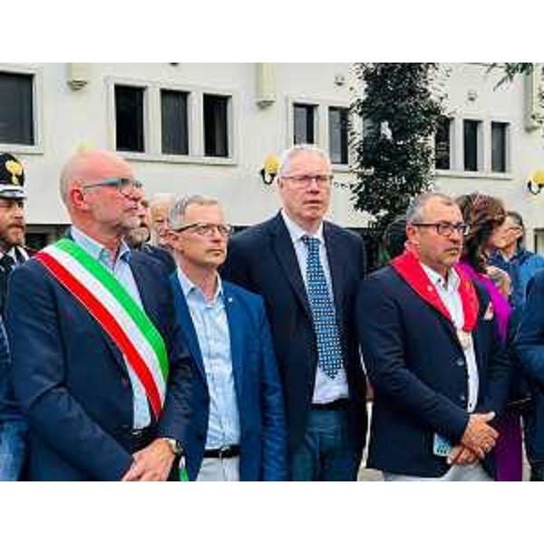 Il presidente Bordin (secondo da destra) accanto all'assessore regionale Stefano Zannier e alle altre autorità - Il presidente Bordin (secondo da destra) accanto all'assessore regionale Stefano Zannier e alle altre autorità