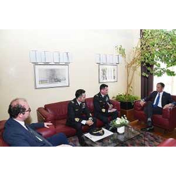 Un momento dell'incontro che si è tenuto a Trieste nella sala del Gonfalone del Consiglio regionale. - Un momento dell'incontro che si è tenuto a Trieste nella sala del Gonfalone del Consiglio regionale.