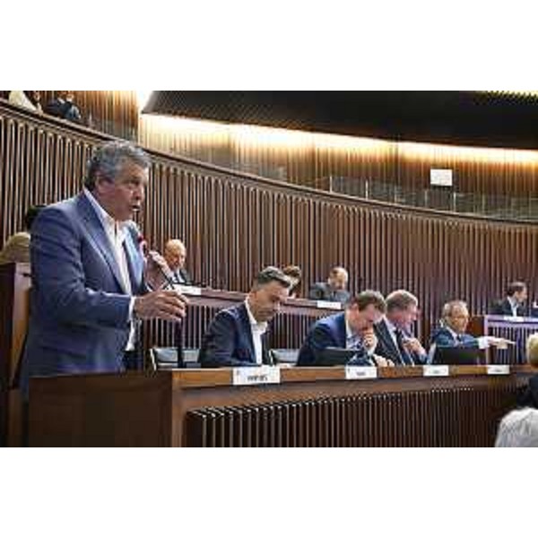 I consiglieri del Pd intervenuti con le Iri - I consiglieri del Pd intervenuti con le Iri