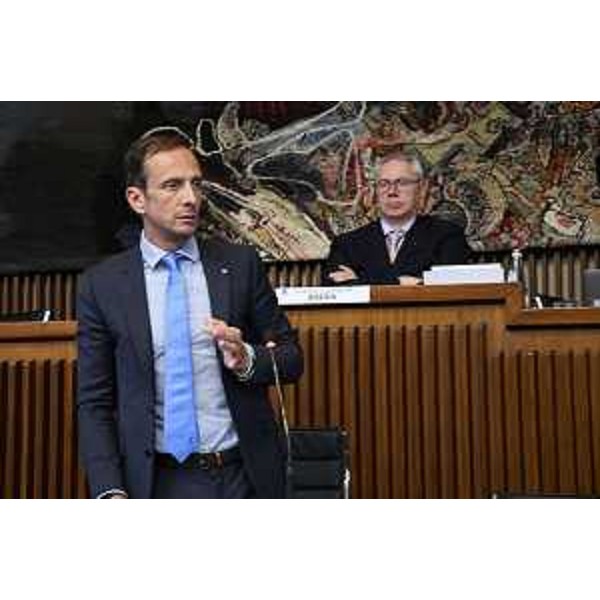 L'intervento del governatore Massimiliano Fedriga, con Mauro Bordin sul banco della presidenza del Cr - L'intervento del governatore Massimiliano Fedriga, con Mauro Bordin sul banco della presidenza del Cr