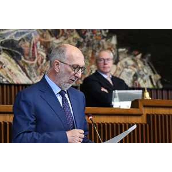 L'assessore regionale alla Salute, Riccardo Riccardi, e alle sue spalle il presidente del Cr Fvg, Mauro Bordin - L'assessore regionale alla Salute, Riccardo Riccardi, e alle sue spalle il presidente del Cr Fvg, Mauro Bordin