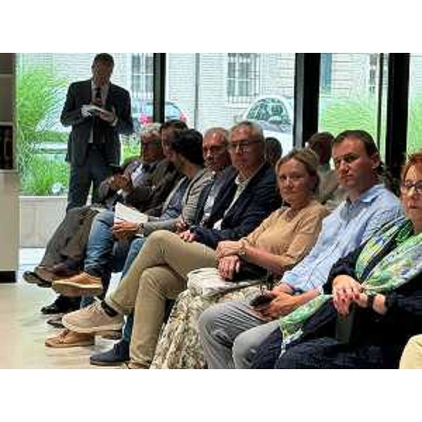 La prima fila delle autorità al convegno sull'autonomismo - La prima fila delle autorità al convegno sull'autonomismo 