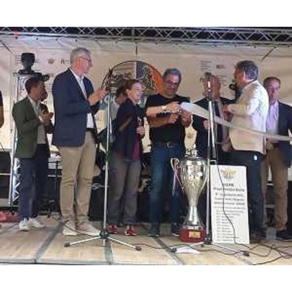 Un altro momento della cerimonia di inaugurazione: da sinistra il vicesindaco di Udine Alessandro Venanzi, il presidente Bordin, l'assessore udinese Chiara Dazzan, il presidente del Motoclub Morena Sergio Ammirati, il consigliere regionale Mauro Di Bert - Un altro momento della cerimonia di inaugurazione: da sinistra il vicesindaco di Udine Alessandro Venanzi, il presidente Bordin, l'assessore udinese Chiara Dazzan, il presidente del Motoclub Morena Sergio Ammirati, il consigliere regionale Mauro Di Bert