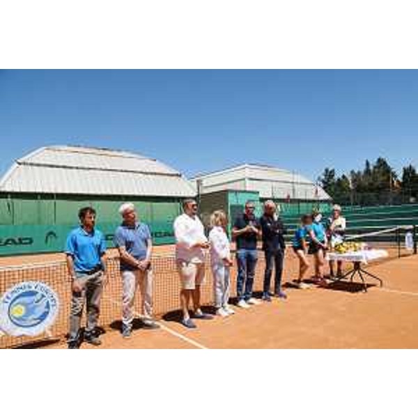 L'assessore Roberti nel corso del suo intervento durante le premiazioni - L'assessore Roberti nel corso del suo intervento durante le premiazioni