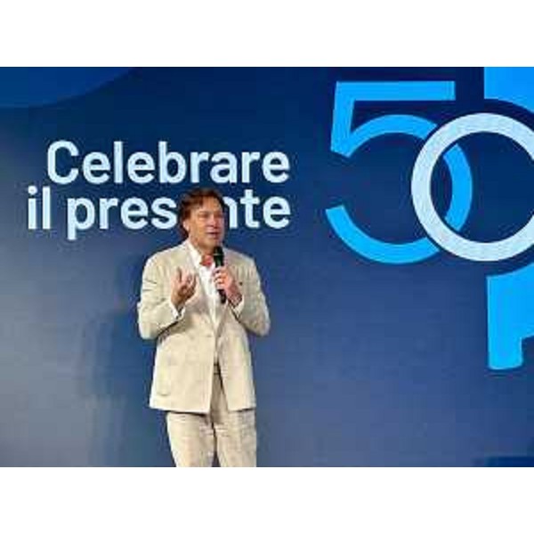 L'assessore regionale Bini nel corso del suo intervento - L'assessore regionale Bini nel corso del suo intervento