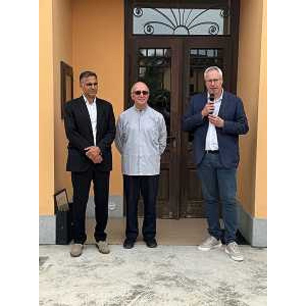 Il sindaco di Rivignano Teor, Fabrizio Mattiussi, padre Livio Maggi e il presidente del Consiglio regionale del Friuli Venezia Giulia Mauro Bordin - Il sindaco di Rivignano Teor, Fabrizio Mattiussi, padre Livio Maggi e il presidente del Consiglio regionale del Friuli Venezia Giulia Mauro Bordin