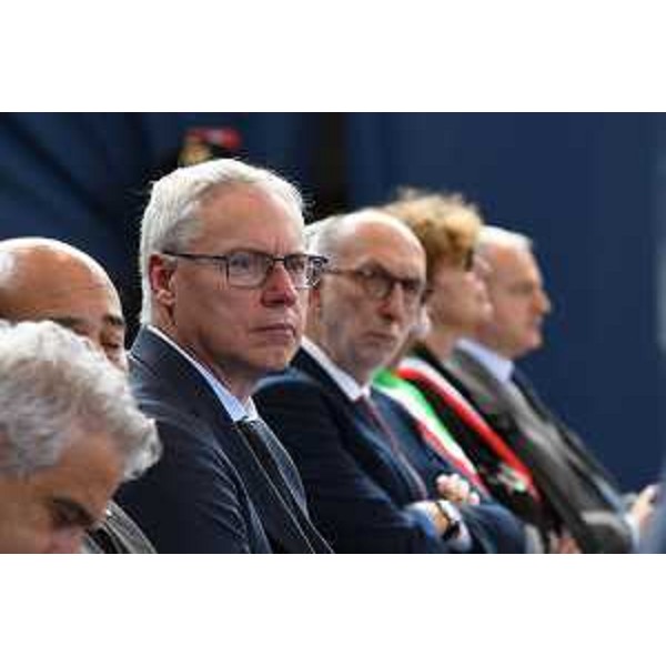 Il presidente del Cr Fvg, Mauro Bordin, durante la cerimonia, accanto all'assessore Riccardo Riccardi in rappresentanza della Giunta - Il presidente del Cr Fvg, Mauro Bordin, durante la cerimonia, accanto all'assessore Riccardo Riccardi in rappresentanza della Giunta