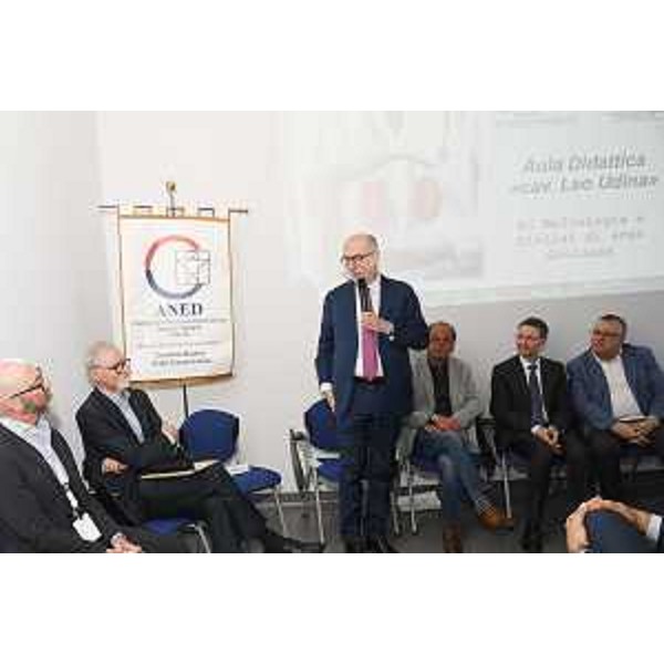 L'assessore Riccardi interviene ll'inaugurazione dell'aula multimediale della Struttura complessa di Nefrologia all'ospedale Maggiore di Trieste - L'assessore Riccardi interviene ll'inaugurazione dell'aula multimediale della Struttura complessa di Nefrologia all'ospedale Maggiore di Trieste