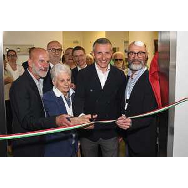 Un momento dell'inaugurazione dell'aula multimediale della Struttura complessa di Nefrologia all'ospedale Maggiore di Trieste - Un momento dell'inaugurazione dell'aula multimediale della Struttura complessa di Nefrologia all'ospedale Maggiore di Trieste