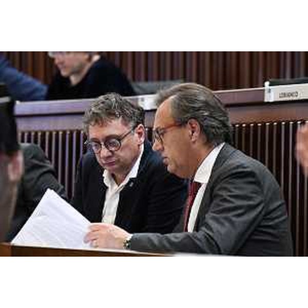 Mauro Di Bert, capogruppo di Fedriga presidente (a destra nella foto), assieme al collega Carlo Bolzonello - Mauro Di Bert, capogruppo di Fedriga presidente (a destra nella foto), assieme al collega Carlo Bolzonello