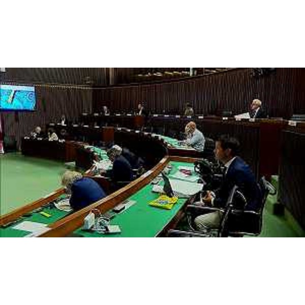 La I Commissione consiliare con, in primo piano, i consiglieri del Centrodestra - La I Commissione consiliare con, in primo piano, i consiglieri del Centrodestra