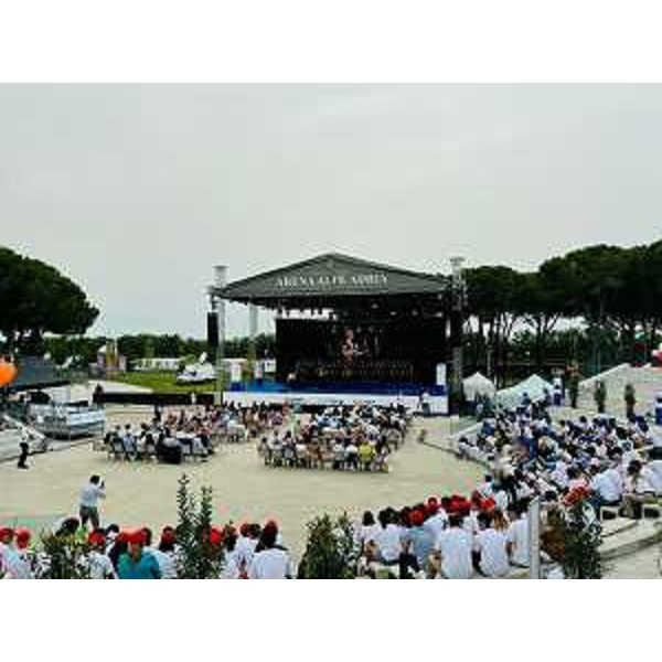 Una bella immagine dell'Arena Alpe Adria di Lignano Sabbiadoro nel corso di G7 Young for education - Una bella immagine dell'Arena Alpe Adria di Lignano Sabbiadoro nel corso di G7 Young for education