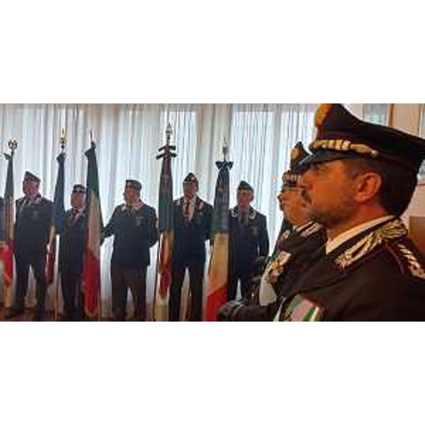I carabinieri schierati durante la cerimonia di Udine - I carabinieri schierati durante la cerimonia di Udine
