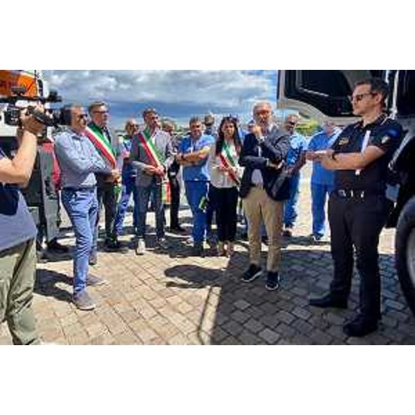 Una fase della cerimonia svoltasi a Palmanova nella sede della Protezione civile - Una fase della cerimonia svoltasi a Palmanova nella sede della Protezione civile